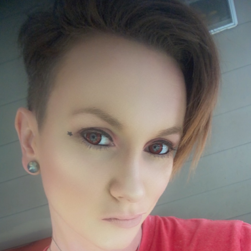 Meet your Posher, Kayla